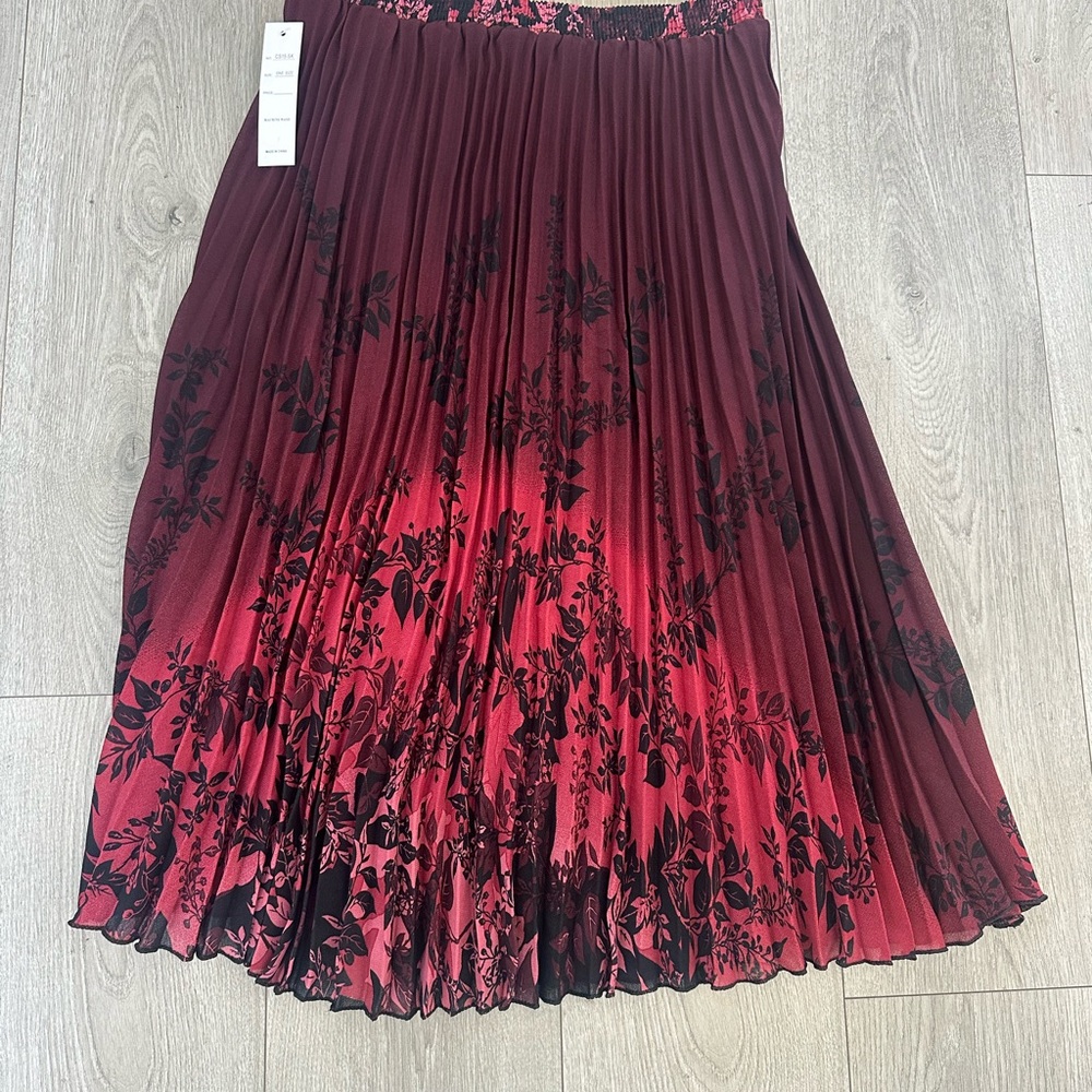 Floral Pleated Skirt - Red and Black